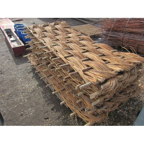 3627 - A pallet of willow hurdles