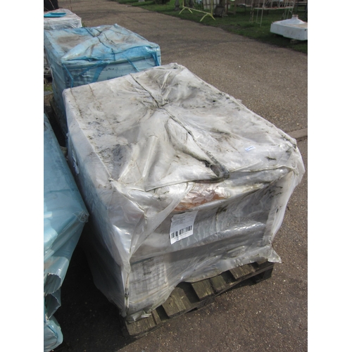 3651 - A pallet of unused paving     (R) £150