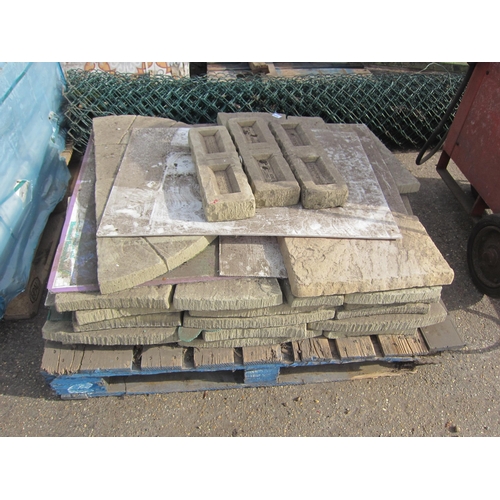 3656 - A pallet of mixed paving stones, etc     (E) £30-50