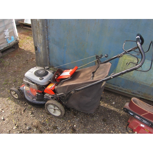 3668 - An Ariens 21 self propelled petrol lawn mower with collector