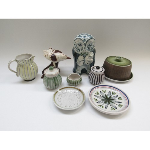 9074 - A collection of Rye Pottery including dish and cover, small jug and pots, David Sharp figures includ... 