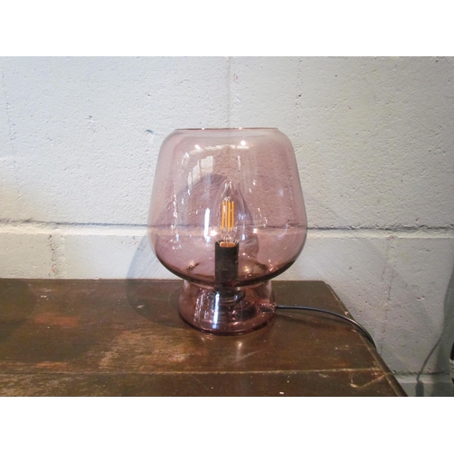 1095 - A modern glass table lamp    (R) £0  (E) £15-25