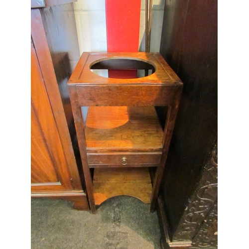 1109 - A Georgian country oak gentleman's washstand, 77cm tall x 34cm wide x 34cm deep