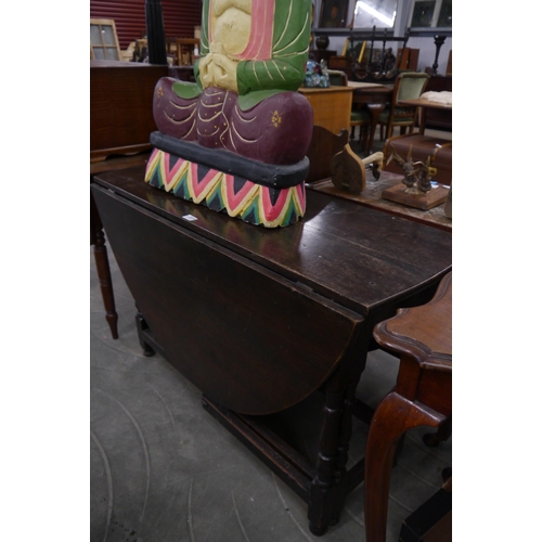 2194 - A 19th Century oak gateleg table