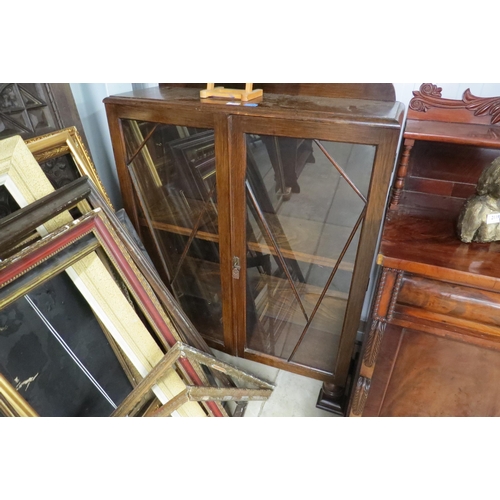 2112 - An Art Deco oak display cabinet