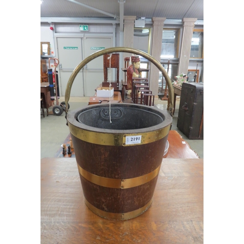 2191 - A brass bound oak peat bucket