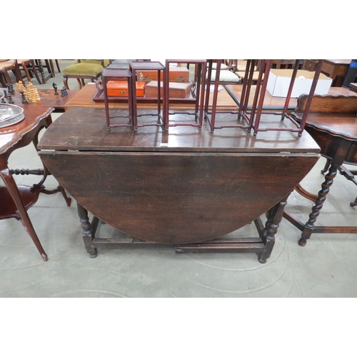 2194 - A 19th Century oak gateleg table