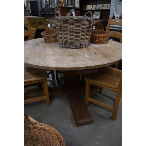 2243 - A large country pine circular kitchen table 150cm diameter