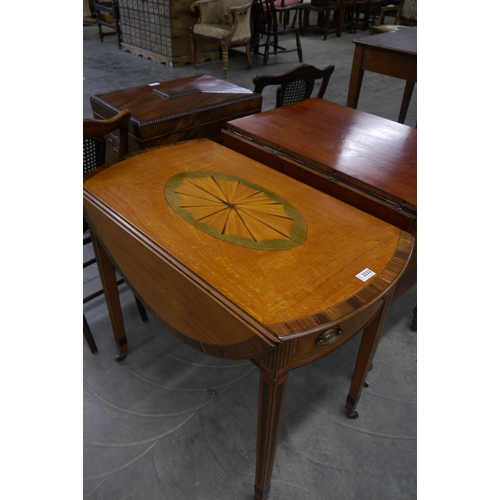 2232 - An Edwardian satinwood Pembroke table, rosewood crossbanding