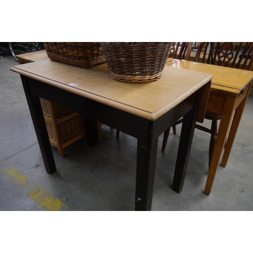 2262 - A 1940's kitchen table with end drawer and one drop-leaf