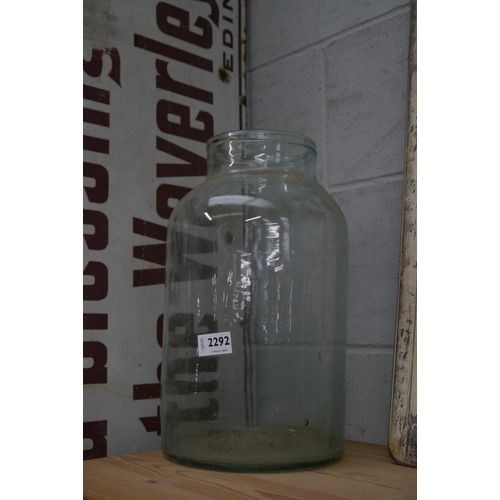 2292 - A hand blown glass vase