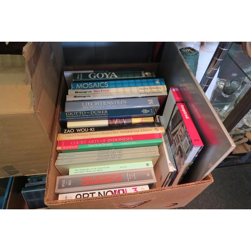 1483 - A box of assorted art books, including avant garde, Goya, Max Ernst, Marc Chagall, Roy Liechtenstein... 