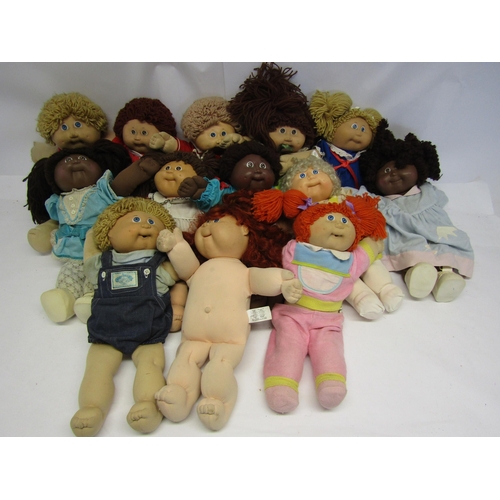 8275 - A collection of vintage Xavier Roberts 'Cabbage Patch Kids' dolls (13)