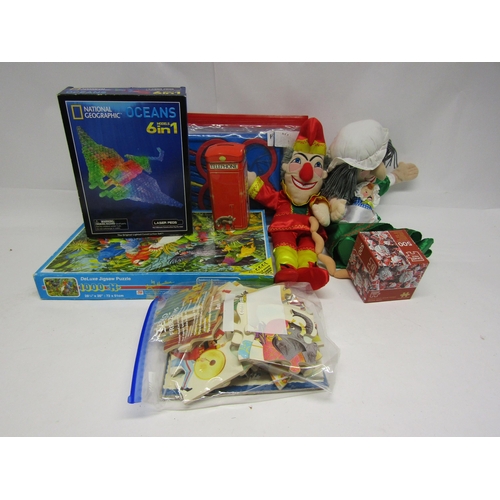 8152 - A mixed group of toys and games including Punch and Judy glove puppets, National Geographic Laser Pe... 