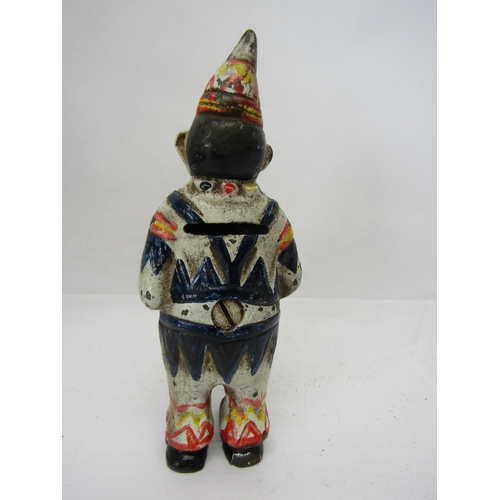 8240 - A painted cast iron money box in the form of a clown, 14cm tall    (E) £15-20