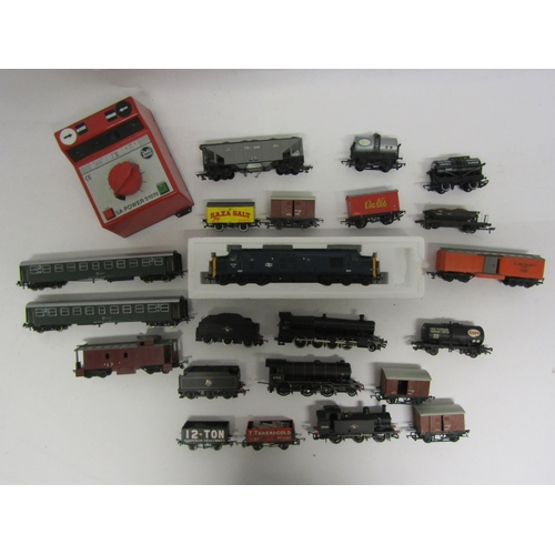 8515 - A collection of loose 00 gauge locomotives and rolling stock including Bachmann BR diesel loco no.37... 