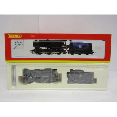 8576 - A boxed Hornby (China) R235B 00 gauge BR 0-6-0 Class Q1 Locomotive '33013', DCC ready