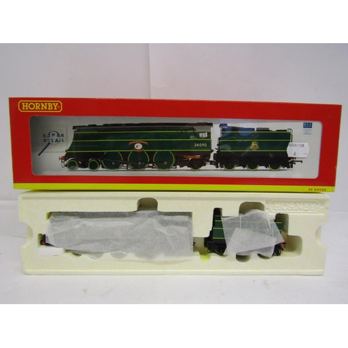 8578 - A boxed Hornby (China) R2692 00 gauge BR 4-6-2 Battle Of Britain Class 34090 'Sir Eustace Missenden'... 