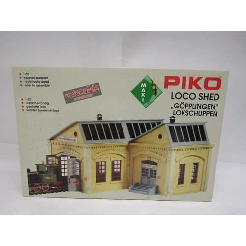 8580 - A boxed Piko 1:32 scale / gauge 1 'Gopplingen' Loco Shed #63003 (contents unchecked but appearing co... 