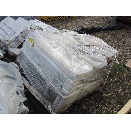 3330 - A pallet of unused Premium Porcelain paving