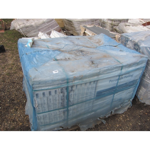 3340 - A pallet of unused paving    (R) £150