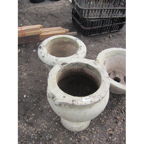 3513 - Two composition urns a/f