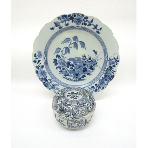 4507 - An 18th Century Chinese blue and white jar with cover, floral panels and an early 19th Century Chine... 