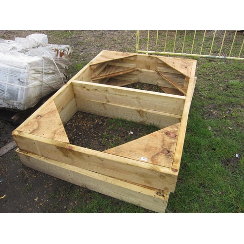 3329 - A pair of timber raised beds