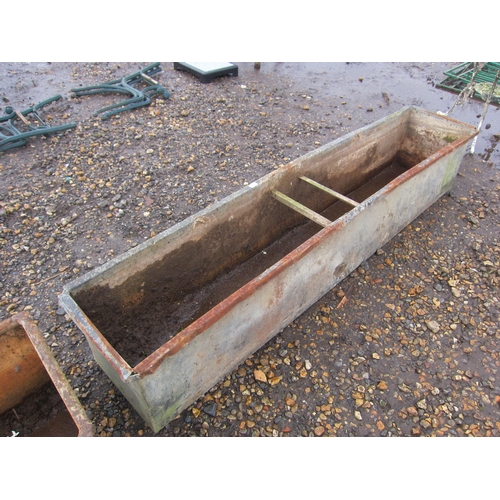 3425 - A galvanised trough, approx. 7'    (R) £30