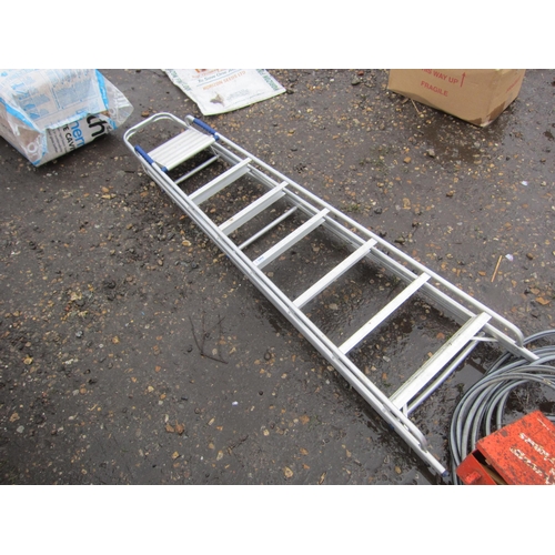 3494 - A set of seven-tread aluminium steps