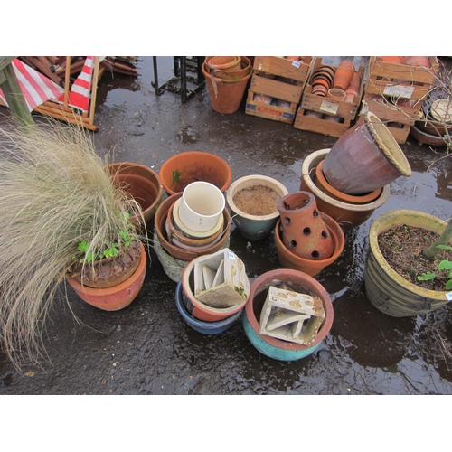 3504 - A quantity of mixed pots including glazed