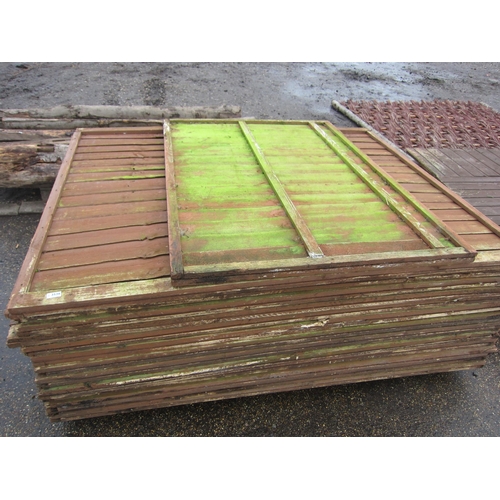 3536 - A pallet of fence panels, approx. 6' x 5'