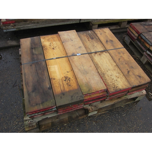 3538 - A pallet of scaffold boards, approx. 3'