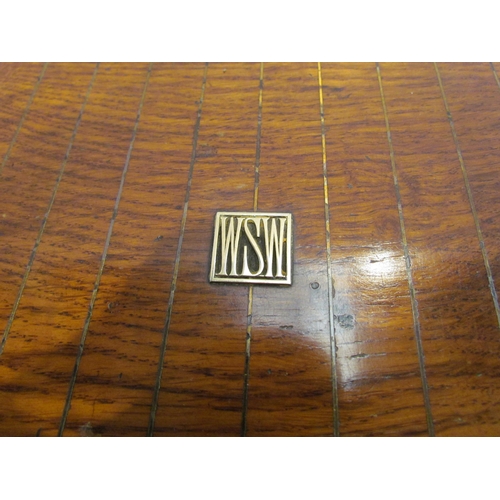 4091 - An oak cigar humidor inlaid with brass 'WSW' plaque to lid