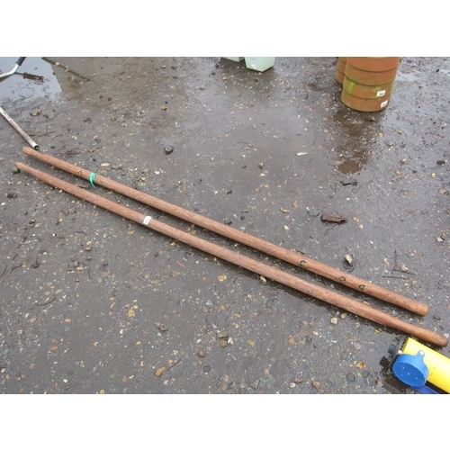 3509 - A pair of stretcher handles/poles