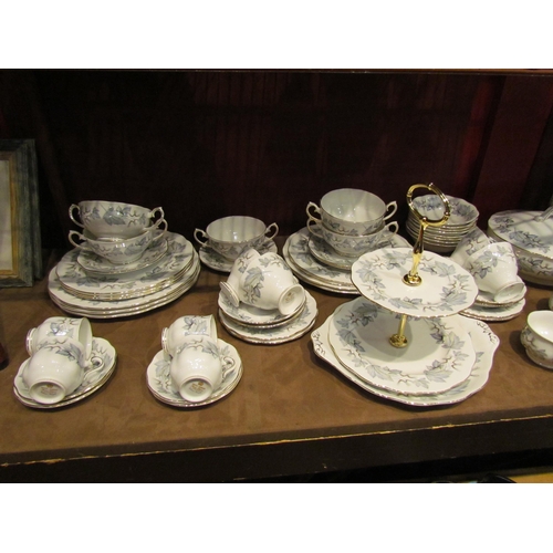 4528 - A quantity of Royal Albert 