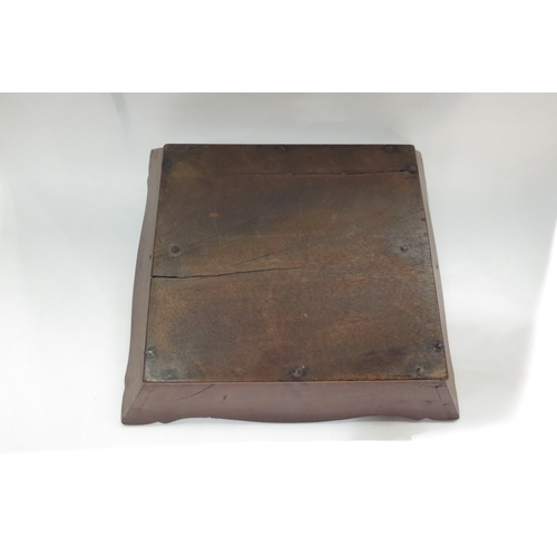 4224 - A Georgian mahogany two compartment tray