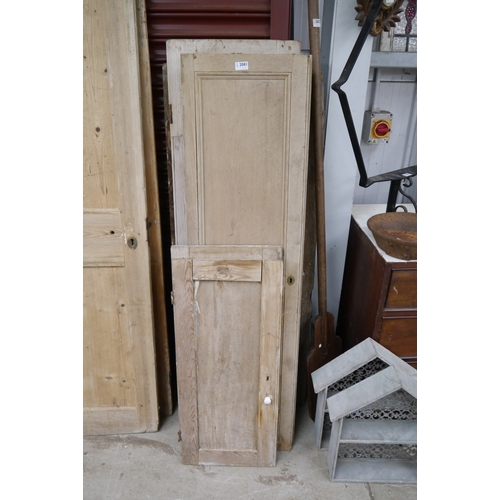 2081 - A bundle of 19th Century pine cupboard doors and shutters