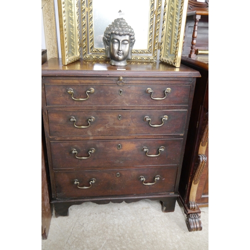 2111 - A small Georgian mahogany batchelors chest of four drawers with pull out slide