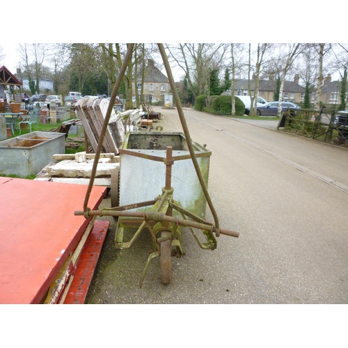 5007 - An iron and galvanised horse drawn water cart, tank is 60