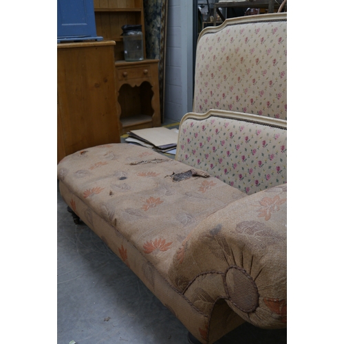 2413 - A Victorian chiase longue for reupholstery