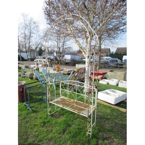 5123 - A two seater vintage metal rose arch