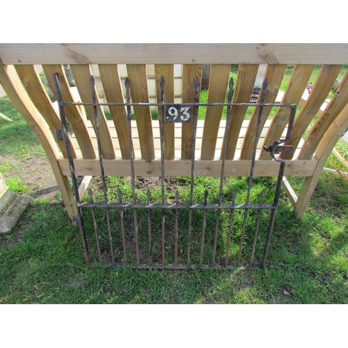 5125 - An iron spike top side gate, 36