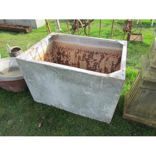 5140 - A riveted galvanised water tank, 35