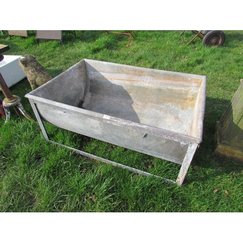 5142 - A galvanised dairy tank, 43