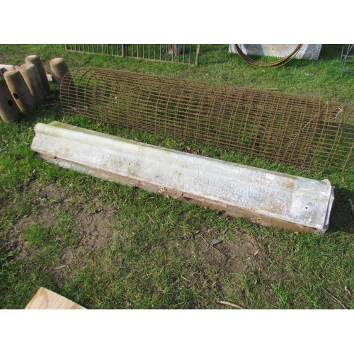 5155 - A bundle of galvanised shepherds hut roof ridging