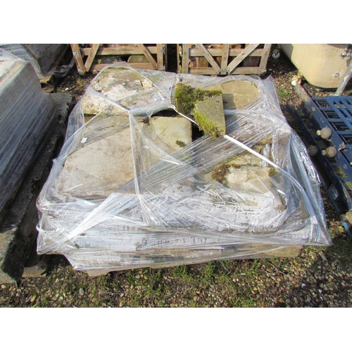 5166 - A pallet of mixed reclaimed stone