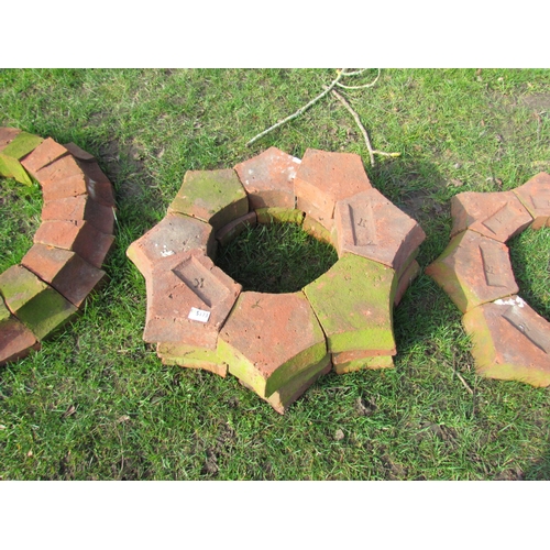 5173 - A decorative circular brick border   (R)  £30