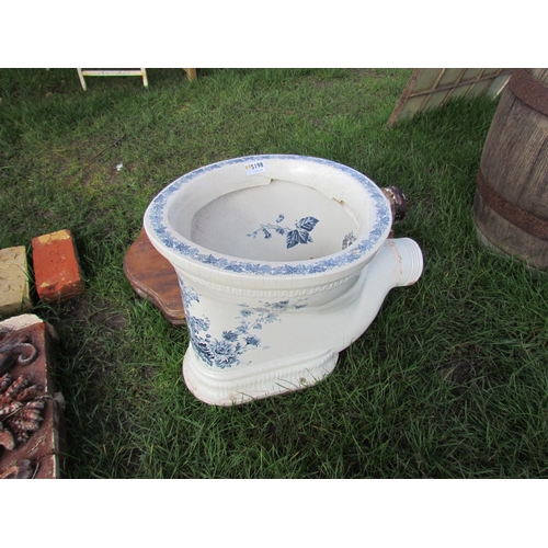 5198 - A decorative blue and white 'Swanton' toilet with mahogany seat and brackets  (R)  £30