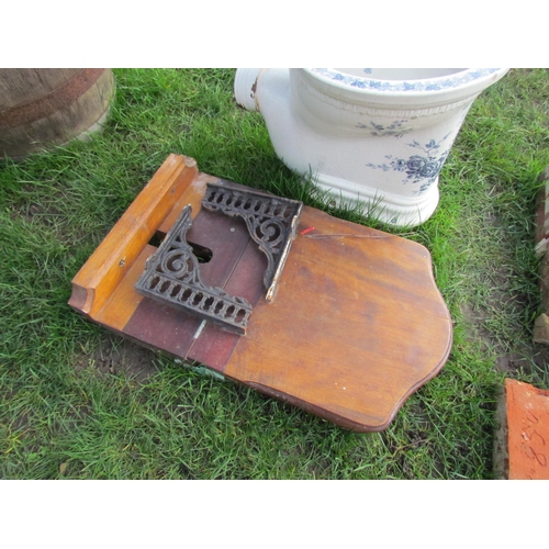 5198 - A decorative blue and white 'Swanton' toilet with mahogany seat and brackets  (R)  £30